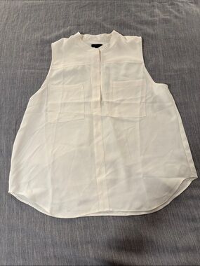 NWOT Ann Taylor Sleeveless Cream Pocket Blouse